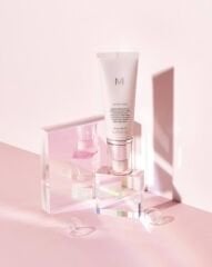 MISSHA Işıltılı Ve Aydınlık Görünüm Sağlayan Makyaj Bazı M B.b Boomer 40 ml