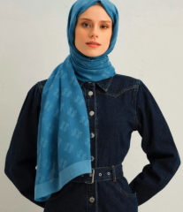 Armine Eşarp