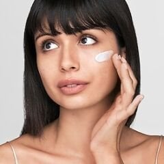 ESTÉE LAUDER Revitalizing Supreme - Global Anti-Aging CC Creme SPF10