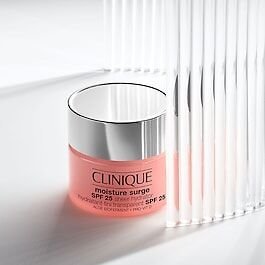 CLINIQUE Moisture Surge SPF 25 - Nemlendirici Yüz Kremi