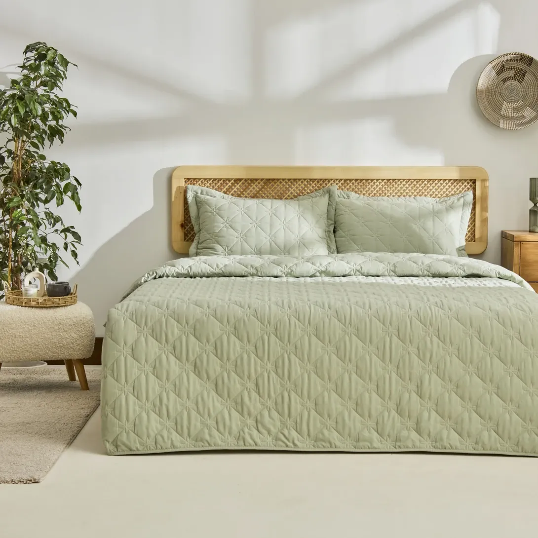 Kaşmir Home Lilly Çiçekli Çift Kişilik Yatak Örtüsü Takımı Çağla