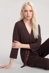 Yumuşak Dokulu Dökümlü Kısa Kimono Kahve
