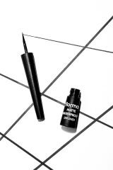 Yoğun siyah mat suya dayanıklı dipliner | 2.5 ML Renk: 001 BLACK