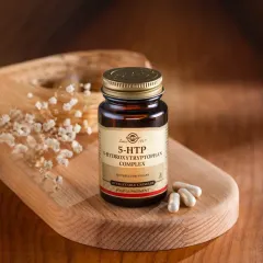 5-HTP 5-Hidroksi L-Triptofan, Valerian kök ekstresi ve yüksek oranda B6 vitamini içerir.
