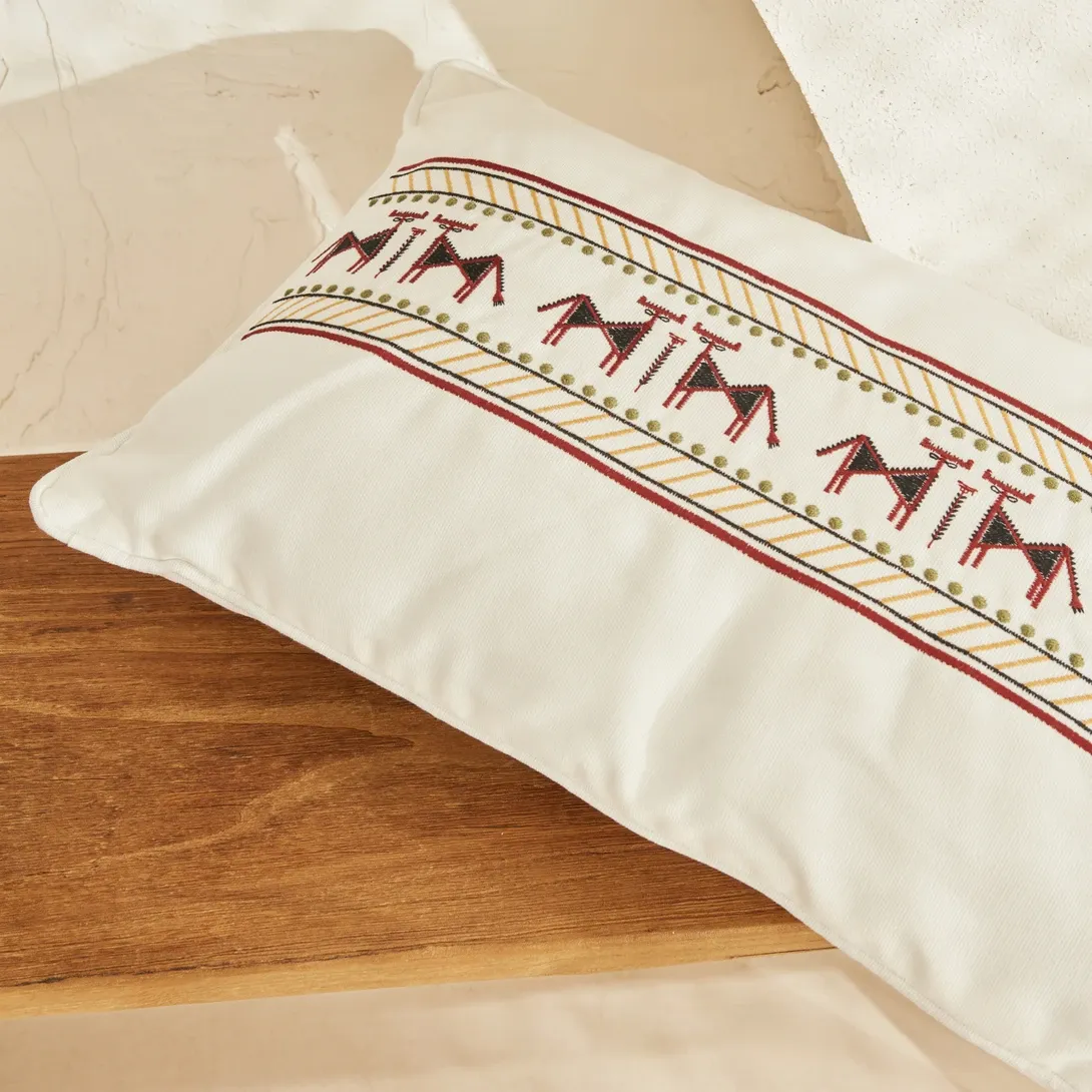 Karaca Home X Arslantepe Melid Bordo Nakışlı Kırlent 35x55